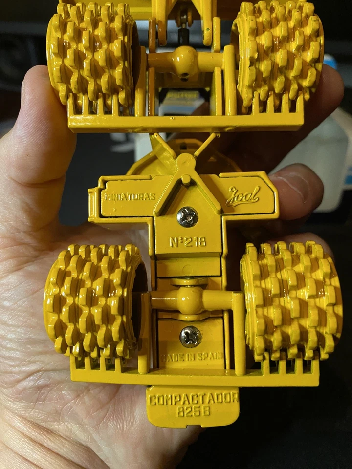 JOAL NO 218 CAT CATERPILLAR 825B 1/50 SCALE WITH ORIGINAL PACKAGING - Image 4 of 4