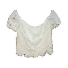 Women s M White Floral Lace Off-Shoulder Cropped Blouse Cap Sleeve Button