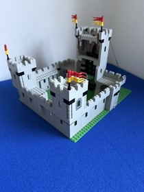 LEGO 6080 King&rsquo;s Castle (1984) &ndash; Complete w/ Minifigs & Instructions
