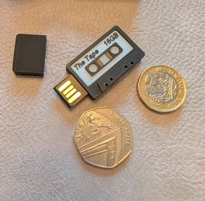 FLEXI ARCADE The Tape 64GB USB Flash Drive – Retro Cassette Style Memory Stick