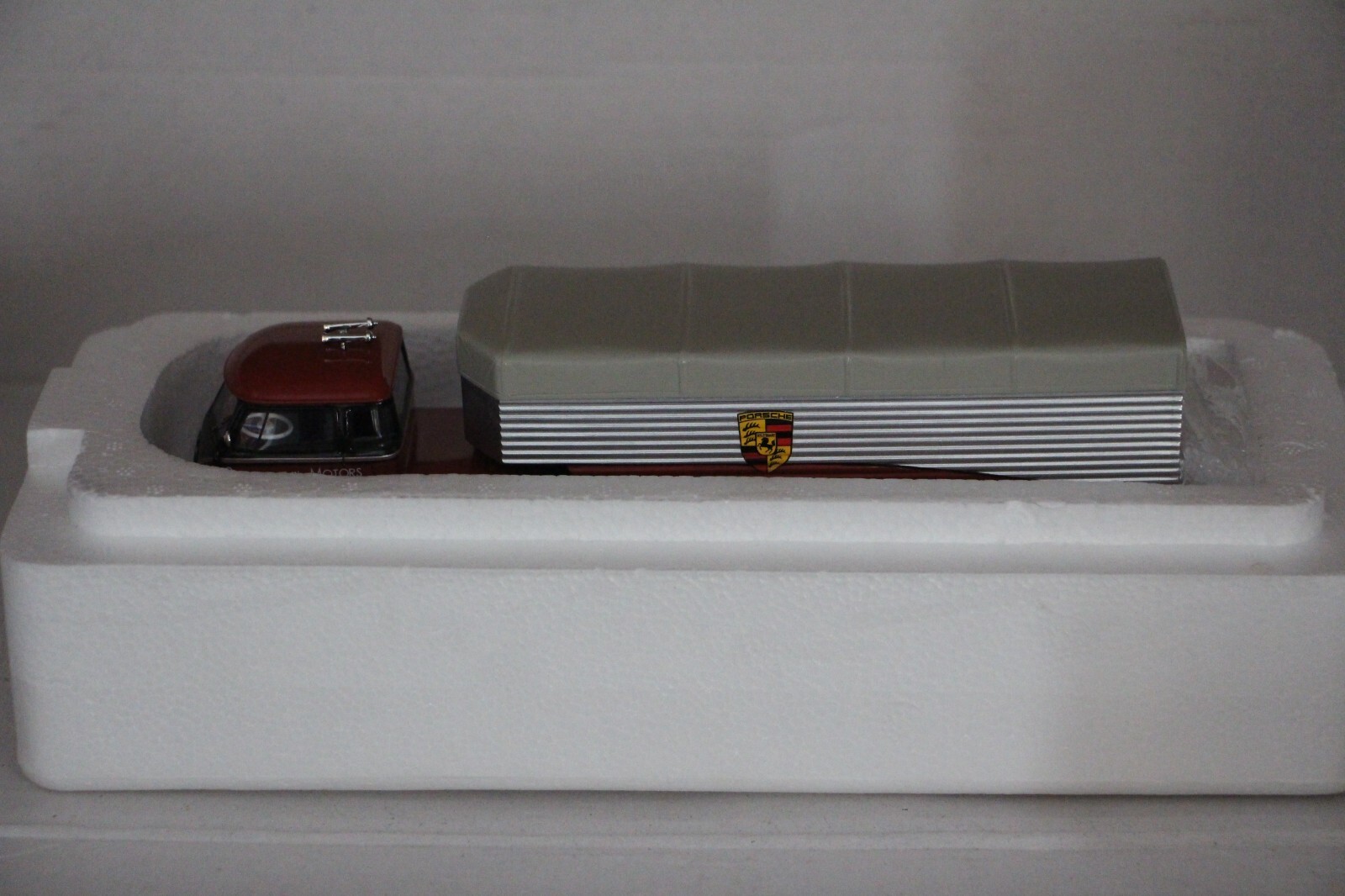 1:43 SCHUCO VW T1b furgone da corsa "Continental Motors", rosso, SCH09056; OPV foto 2