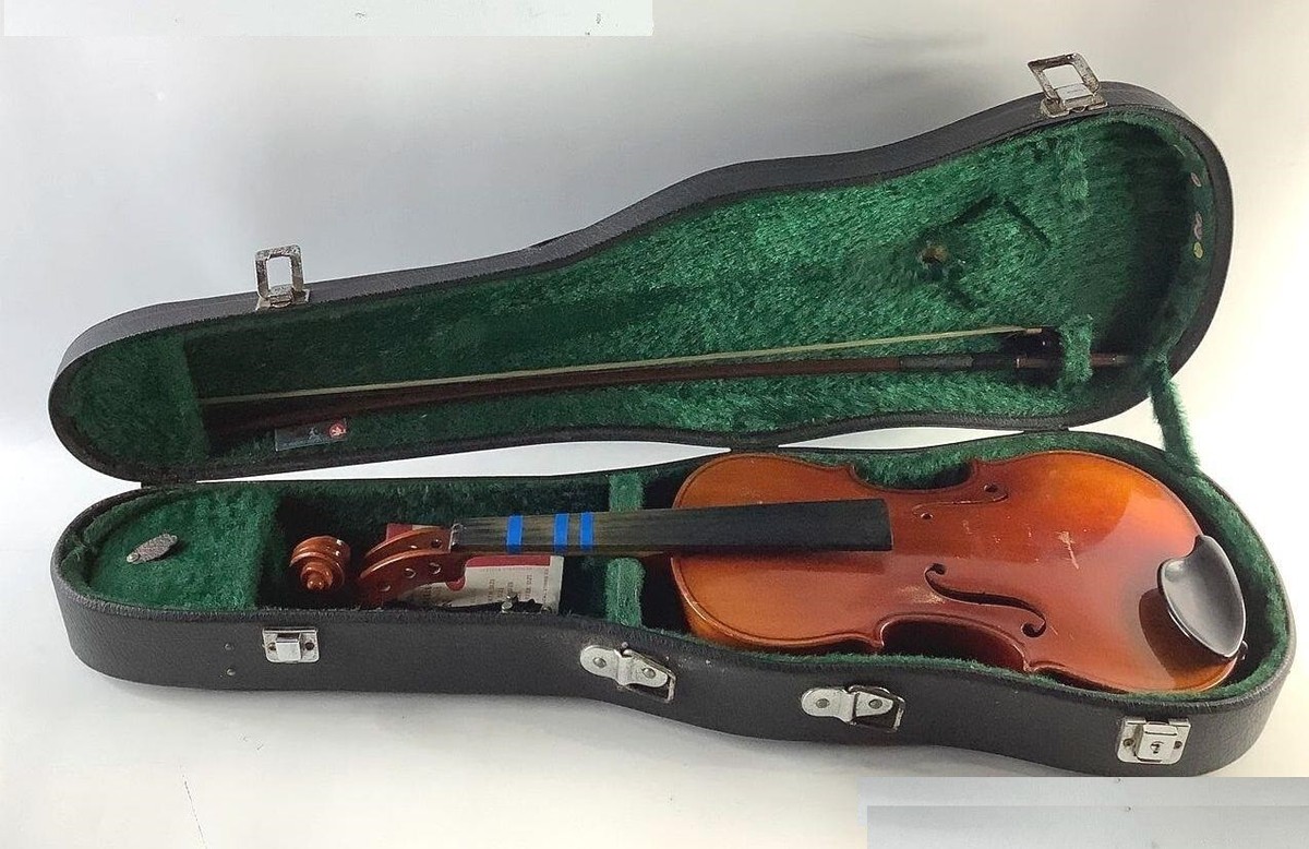 Suzuki Model 220 size 1/2 Violin, Japan (Nagoya) 1981, Very Suzuki Model 220 size 1/2 Violin, Japan (Nagoya) 1981, Very