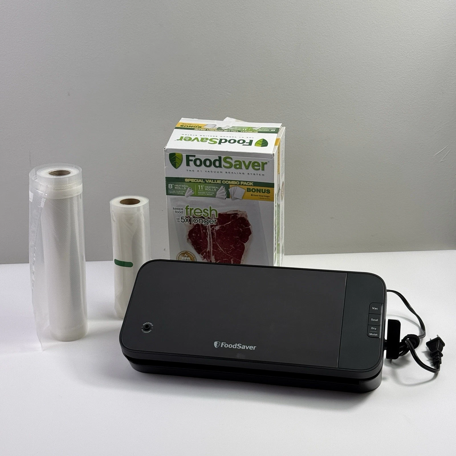 FoodSaver Select Vacuum Sealing System VS2110 With Bags
Opens in a new window or tab