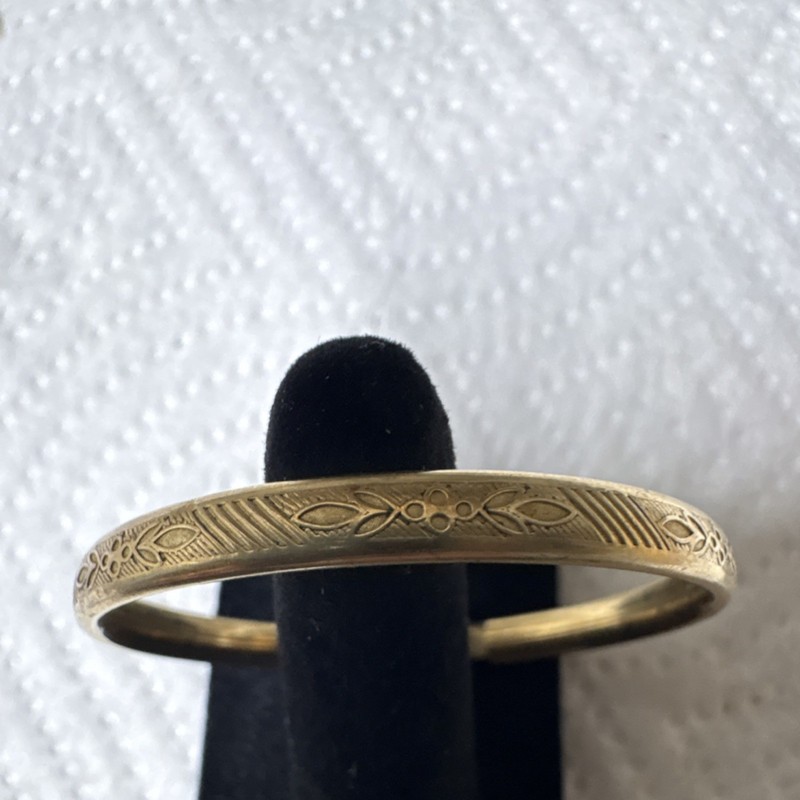 14k Gold Filled Engraved Bangle Bracelet Round, Signed, No Stone, Gold