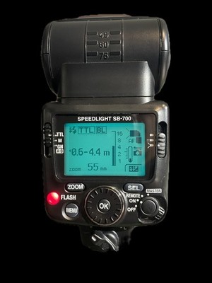 Nikon SB-700 Speedlight Flash - Fully Tested Natively NIKON Case Gels Dome