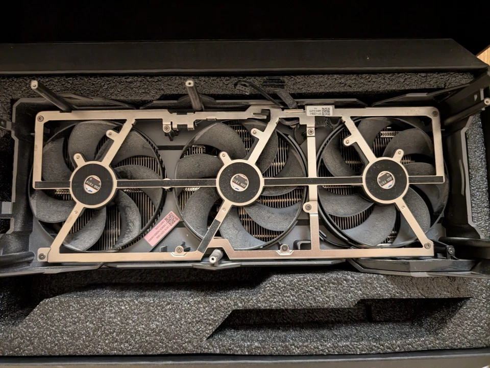 Asus 4090 TUF Gaming Cooling Unit + Fans - Heatsink ONLY - Image 4 of 4