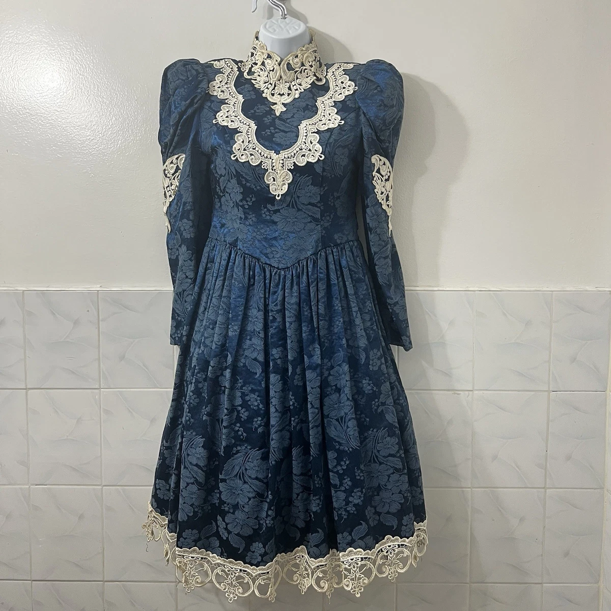 Jessica McClintock Blue 1980s Vintage Dresses for Women for sale | eBay Jessica McClintock Blue 1980s Vintage Dresses for Women for sale | eBay