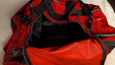Vintage SALOMON Equipe Large Duffel Bag - Ski Hockey Gym Winter