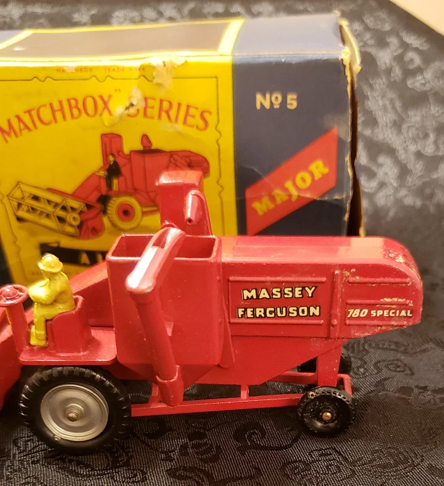 1960s Matchbox Lesney Major Pack Massey Ferguson Combine Harvester M-5 W/Box - Image 4 of 4