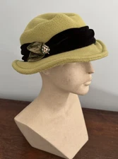 Great Hat! Handmade in Vermont Fleece Wire Brim Bucket Cloche Hat Velvet was $72