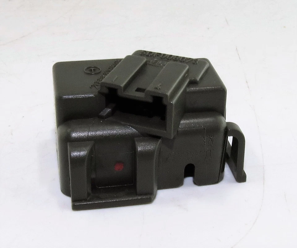 2038206585 Mercedes-Benz C-Class W203 Windscreen Light Sensor 5DF008073 - Image 3 of 4