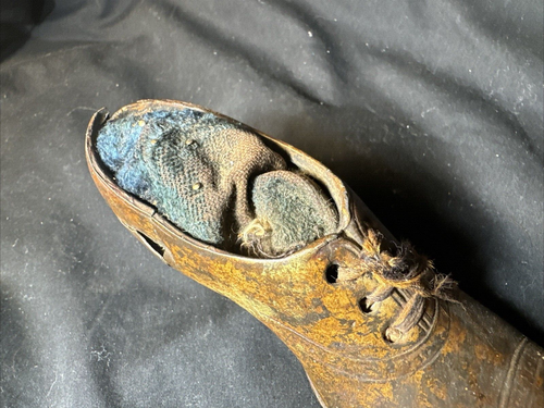 Antique Victorian Brass High Heeled Shoe Pin Cushion - Picture 2 of 7