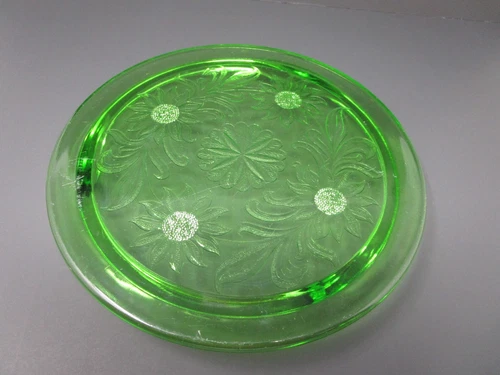 Vintage Jeanette Green Depression Uranium Glass Sunflower Footed 10" Cake Plate