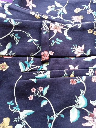 Ann Taylor Loft Riviera Pant Julie Womens Size 12 Cropped Pants Capris Floral - Picture 3 of 6