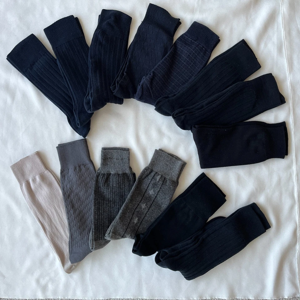 Lote de 14 pares de calcetines de vestir para hombre - Calvin Klein y otros negro gris azul marino - en muy buen estado Foto 2 de 3