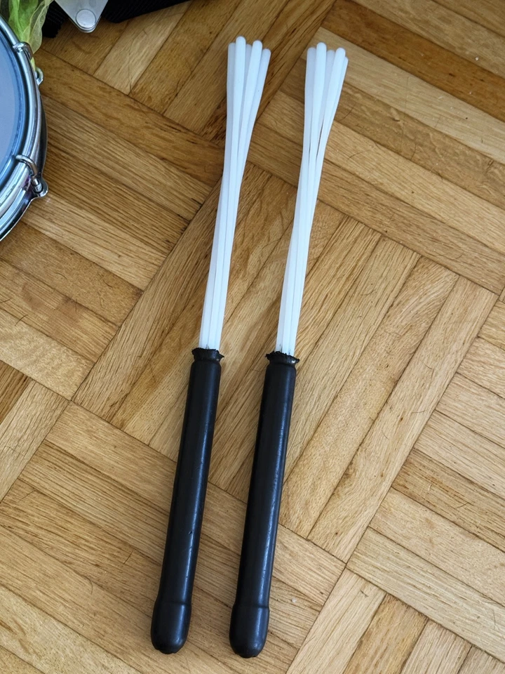 RMV & Meinl Tamburin Handtrommel Set mit Taschen und Riemen von Macapart - Bild 4 von 4