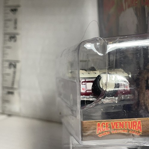 Jeep Jeepster Greenlight Hollywood 1967 Ace Ventura: When Nature Calls 1:64 1995 - Imagen 9 de 18