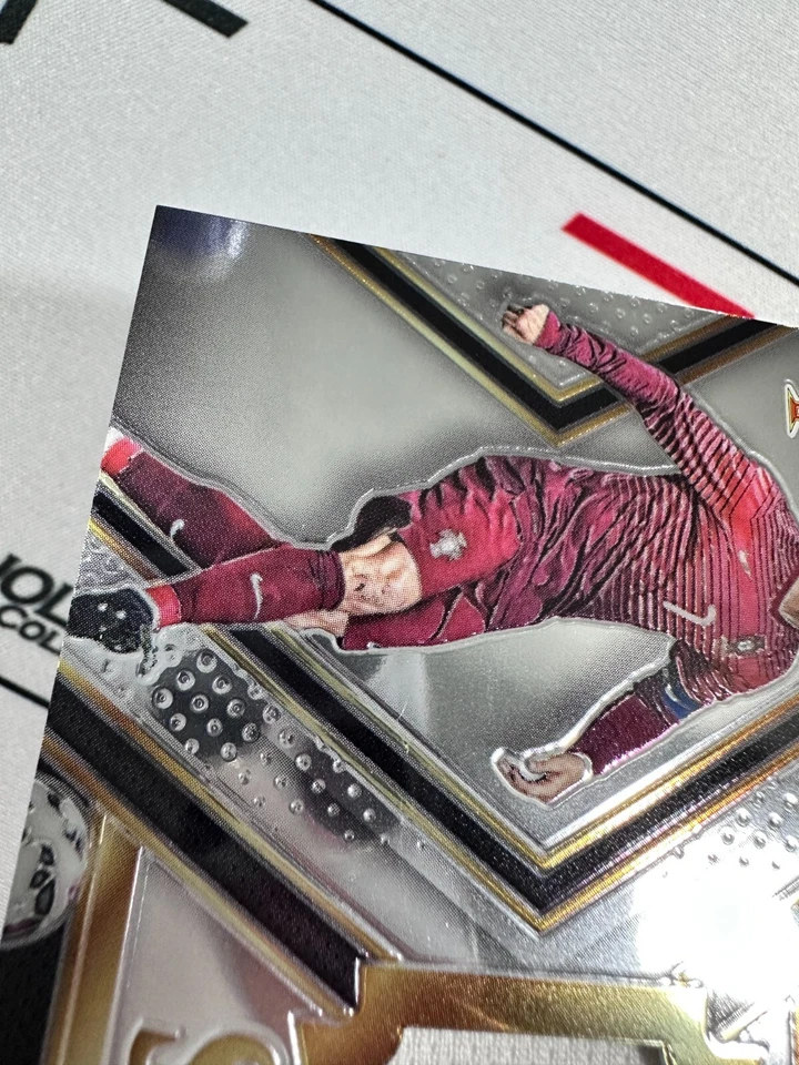 CRISTIANO RONALDO 2015-16 Panini Select Stars Memorabilia #ST-CR7 Silver Prizm 一 - Imagem 3 de 4