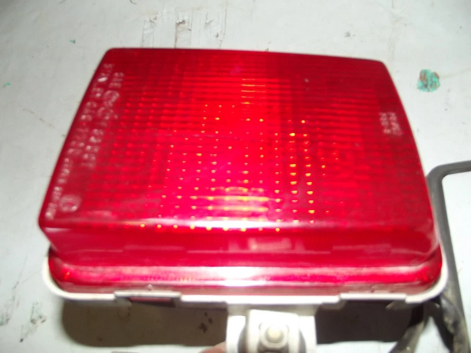 Luz trasera Kawasaki 1986-1987 Ninja 1000R ZX1000A, montaje lámpara 23025-1118 Foto 3 de 4