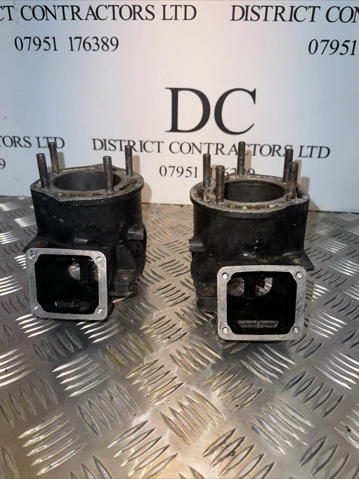ORIGINAL OEM YAMAHA BANSHEE 350 BARRELS/CYLINDERS RIGHT BORE IS DAMAGED 65mm - Image 2 of 4