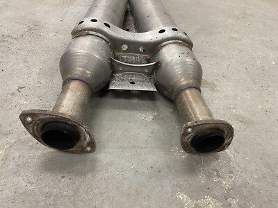 2007-2009 Lexus LS460 LS460L Center Exhaust Resonator X Pipe
