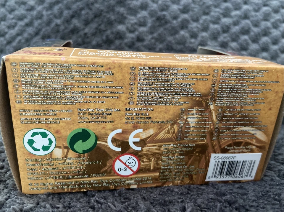 NewRay 1933 Indian Scout Motorcycle Miniature Die Cast With Base 2013 New Box. B - Image 4 of 4