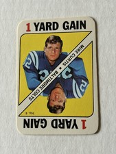 Topps 1971 Mike Curtis #4 Baltimore Colts 1 Yard Gain Football Playing Card