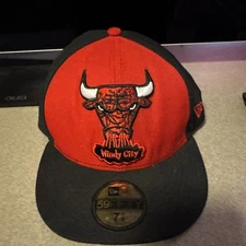 Chicago Bulls Hat (Windy City) 59fifty New Era Size 7 3/8 Black and Red Cap