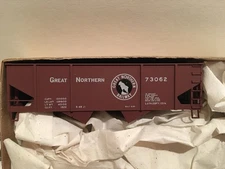 HO Accurail 23013 Great Northern Canton Twin 2-Bay Hopper Kit GN #73062