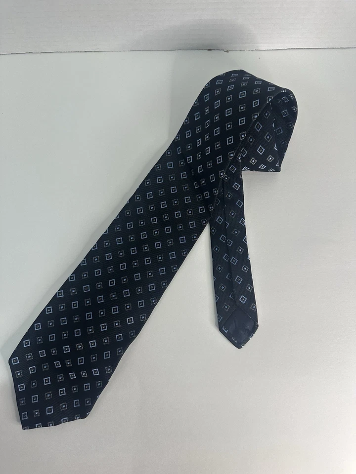 Corbata Brooks Brothers 346 pura seda negra diamante  Foto 2 de 4