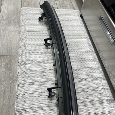 ＊24a⭐️ ＊ NEW GENUINE 2025 TESLA MODEL Y JUNIFER LAMP LED MIDDLE FRONT