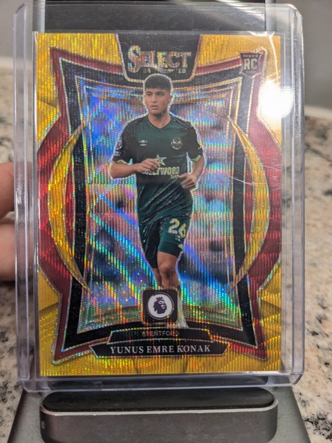 Yunus Emre Konak Gold /10 RC Brentford Panini Premier League Select 2024/25