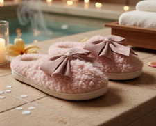 Girls fuzzy slippers with bow Pink Tan Size 4/5 by Comfort Trendz