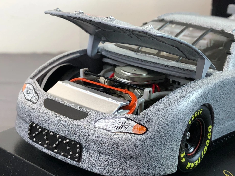 Revell 1:24 Diecast Preview 2001 Test Car DALE EARNHARDT Monte Carlo Goodwrench - Image 4 of 4