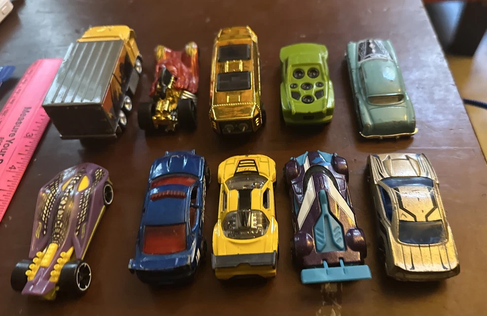 Lote de coches de juguete Hot Wheels: 10 coches surtidos diez; excelente estado, 2 coches de Star Wars Foto 4 de 4