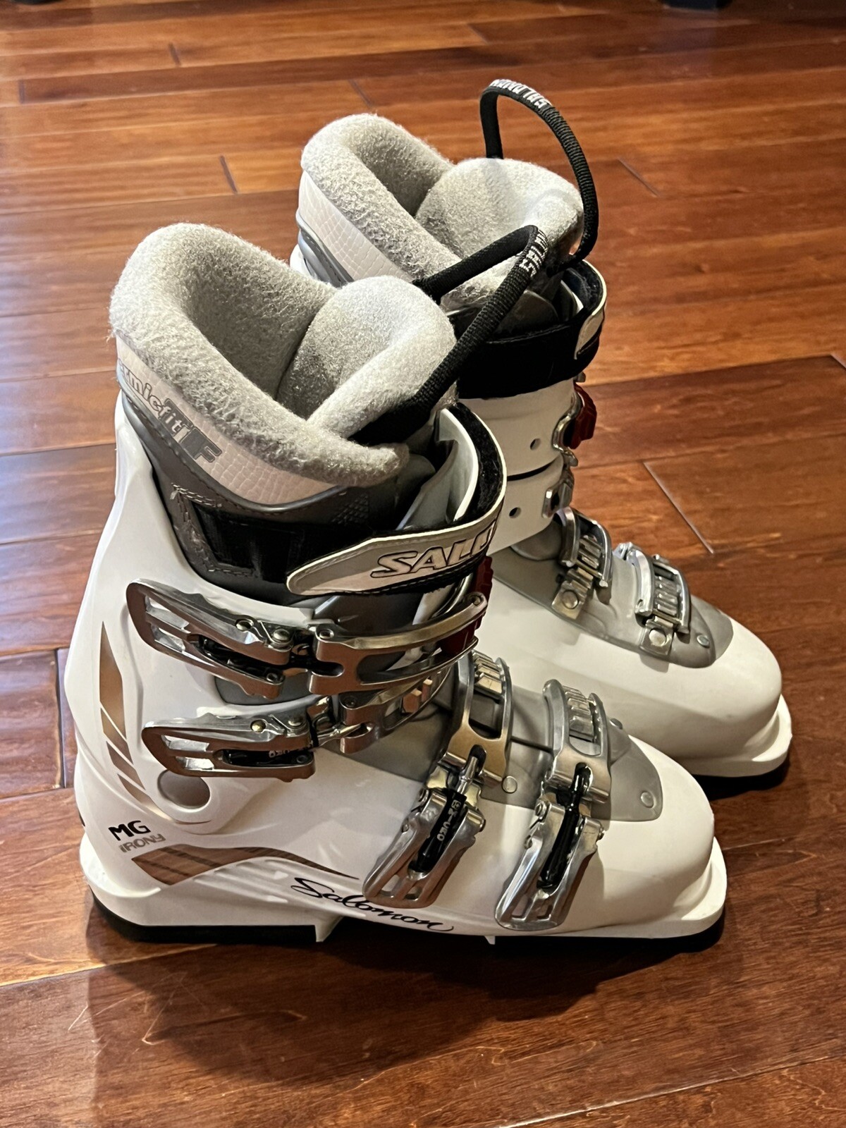 Scarponi da sci Salomon MG Irony Thermicfit bianchi donna Mondo 24 US 6 regolabili