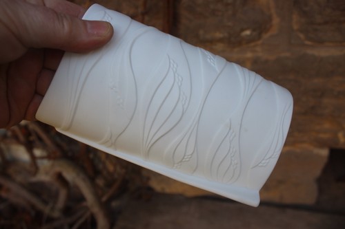 kleine Vase AK Kaiser Porzellan Design M.Frey florales Relief 60er 70er Jahre - Bild 6 von 8
