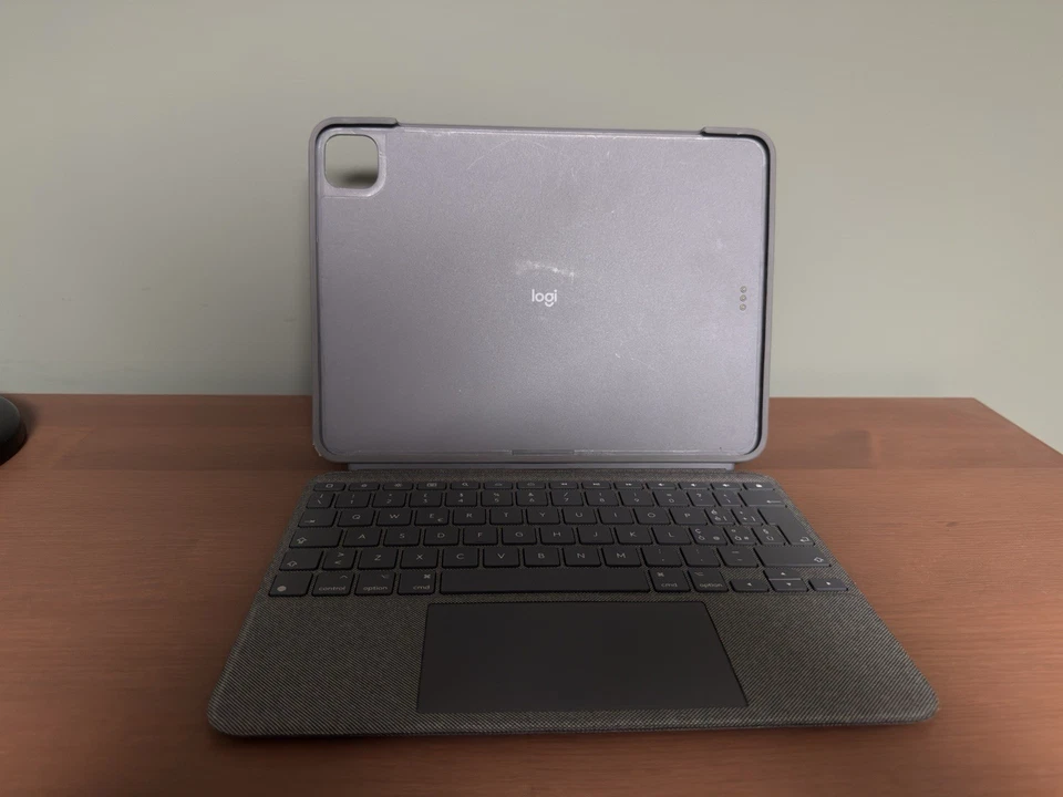 Logitech Combo Touch Custodia con Tastiera per 11" Apple iPad Pro 1a/2a/3a Gen. - Immagine 4 di 4