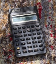 Calcolatrice finanziaria aziendale Hewlett Packard HP 17B con custodia - testata funzionante