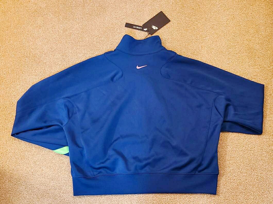 Nike Size S $90 Women's Sportswear Loose Fit Full-Zip Crop Jacket SOLD OUT Style image 2