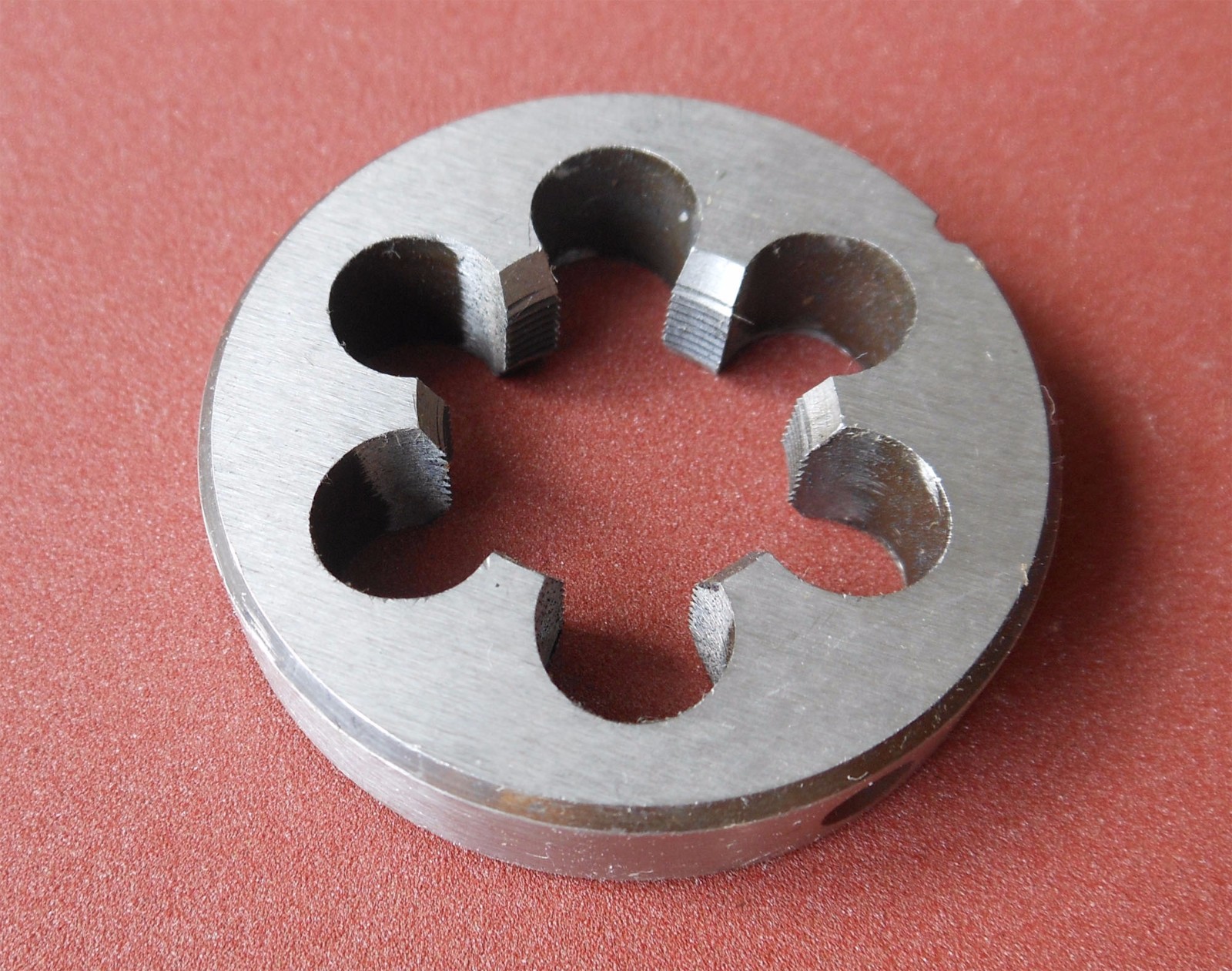 1pcs Metric Right Hand Die M25X1.25mm Dies Threading Tools 25mmX1.25mm pitch