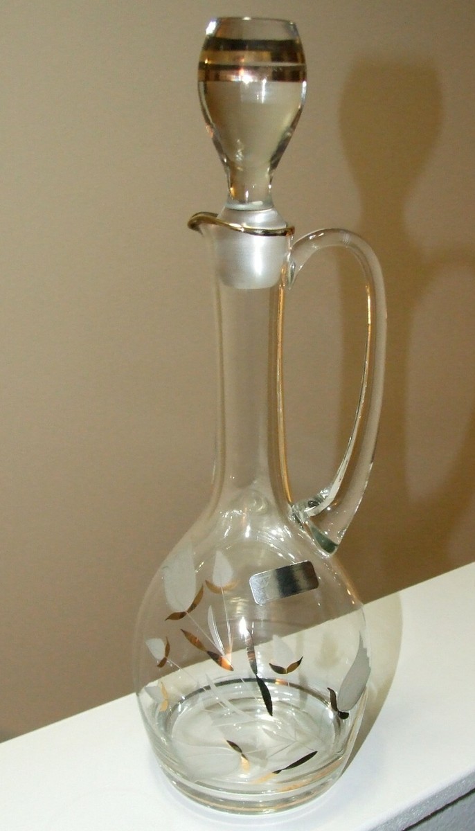 Vintage Made in Romania decanter with glasses operone.de