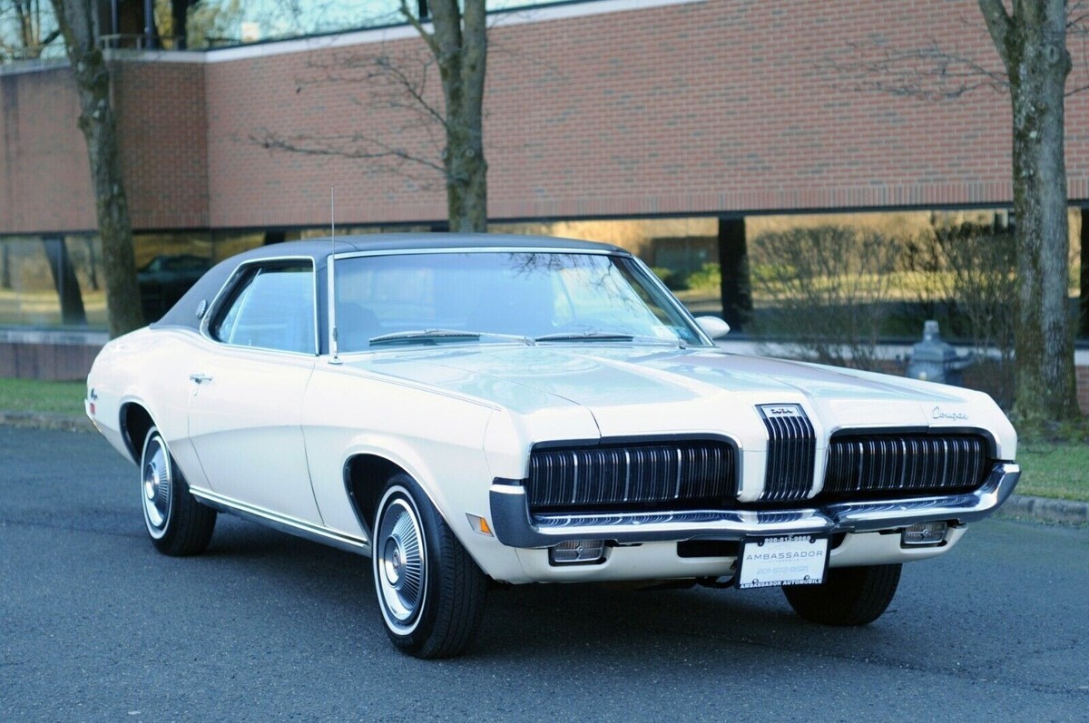 1970 Mercury Cougar XR-7 (Front Angle - white) POSTER 24 X 36 INCH