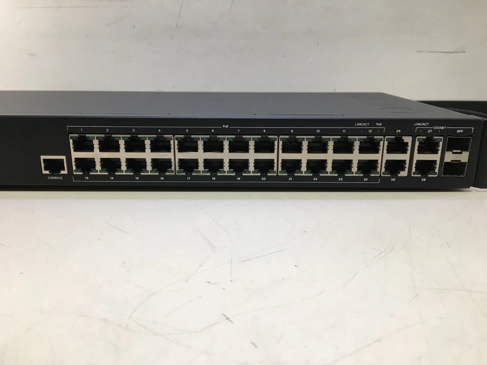 LINKSYS 28-PORT BUSINESS MANAGED GIGABIT PoE+ SWITCH (LGS528P) W/ RACK EARS - Image 3 of 4