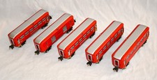 STUNNING SET OF 5 LIONEL 610-SERIES RED & ALUMINUM PASSENGER CARS - PREWAR - NR