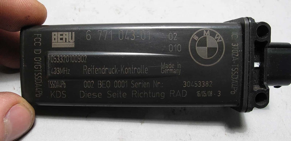 BMW TPMS Tire Pressure Monitor Antenna E60 E90 E82 E88 E92 06-11 OEM 6771043 - Image 2 of 3