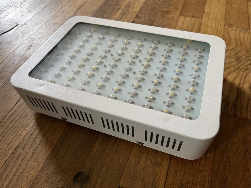 Yitatech LED Grow Light Model FRGDGL-0002  Plants Veg & Flower Grow Light 12x8