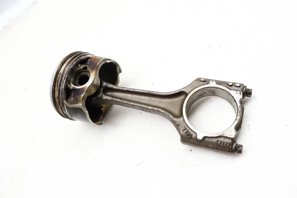 AUDI Q3 QUATTRO 2015-2018 2,0 L - pistón con varilla de conexión 06H107065DP Foto 2 de 4