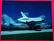 SPACE SHUTTLE PIGGY BACK ON NASA CARRIER CANDID FULL COLOR PHOTO B