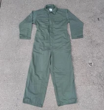 Military Coveralls Mens L Foliage Green Type III Work Utility Jumpsuit Workwear